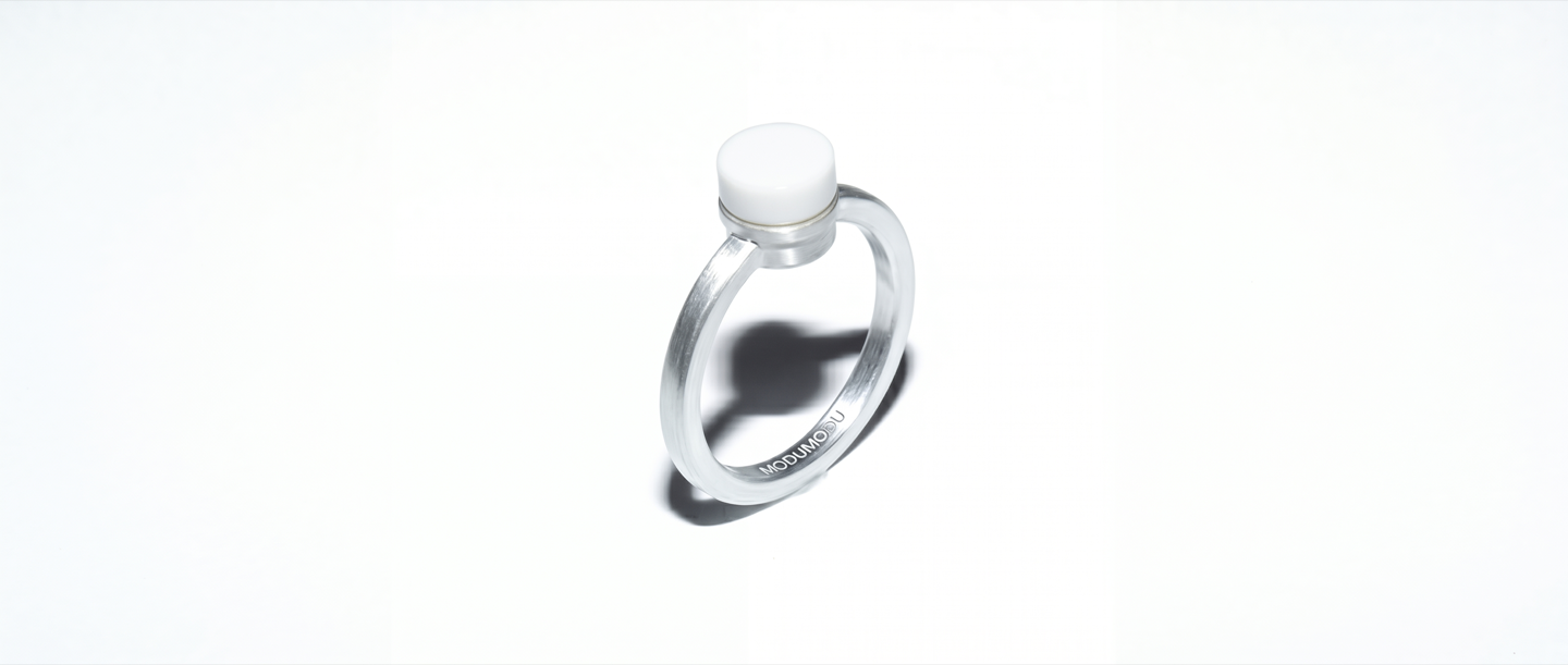 MODU MODU silver ring with paper white stone face
